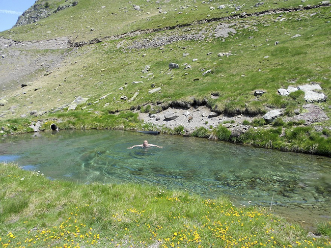 Baño en el pequeño ibón - Astún - Pico de los Monjes